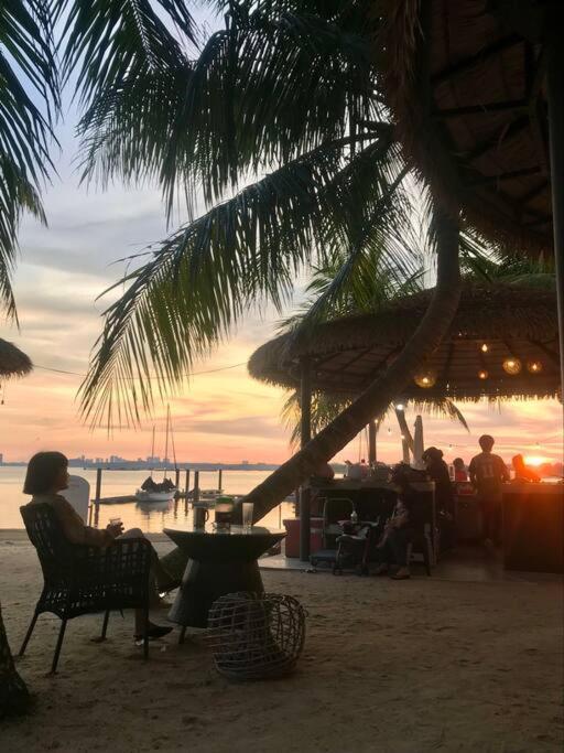 Simple Seaview Near Ciq 2b2b * Johor Bahru